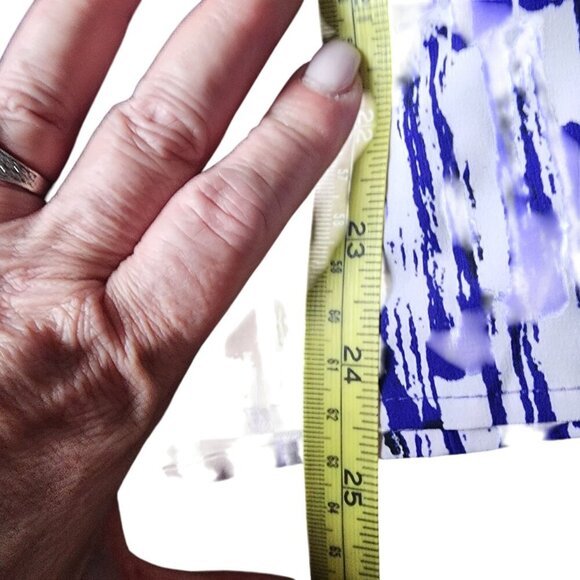 Calvin Klein Sleeveless V-Neck Printed Blouse Large - Picture 5 of 10